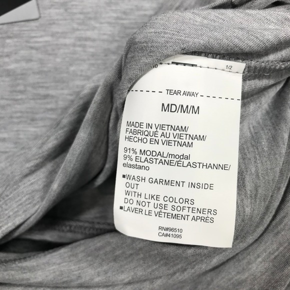 Under Armour Shirt Women Medium Grey HeatGear Long Sleeve Open Back Athletic NEW - Picture 8 of 11